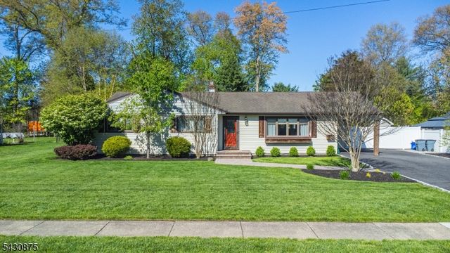 18 Evergreen Dr, Lincoln Park Boro, NJ 07035