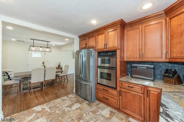 18 Evergreen Dr, Lincoln Park Boro, NJ 07035