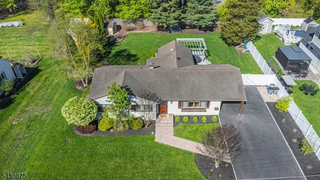 18 Evergreen Dr, Lincoln Park Boro, NJ 07035