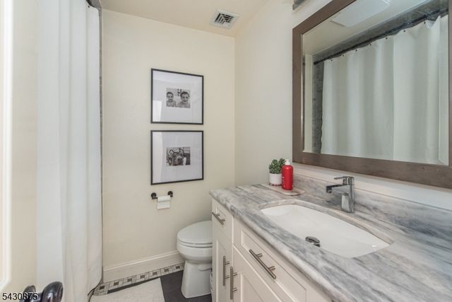 18 Evergreen Dr, Lincoln Park Boro, NJ 07035