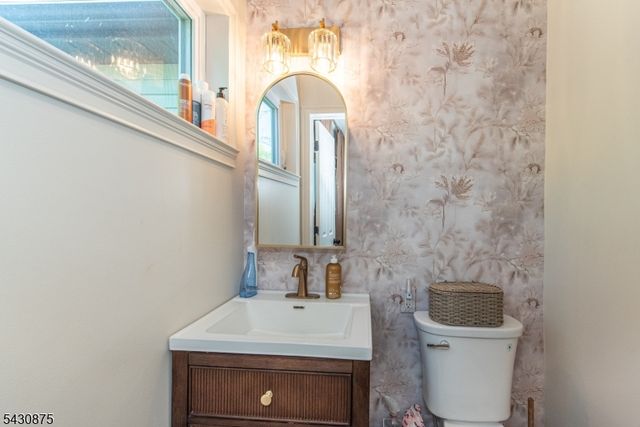 18 Evergreen Dr, Lincoln Park Boro, NJ 07035