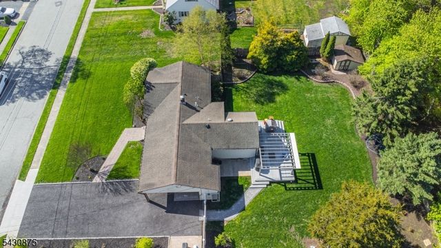 18 Evergreen Dr, Lincoln Park Boro, NJ 07035
