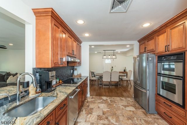 18 Evergreen Dr, Lincoln Park Boro, NJ 07035