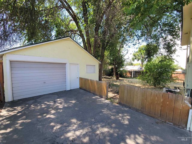 715 E Lincoln Ave, Nampa, ID 83686