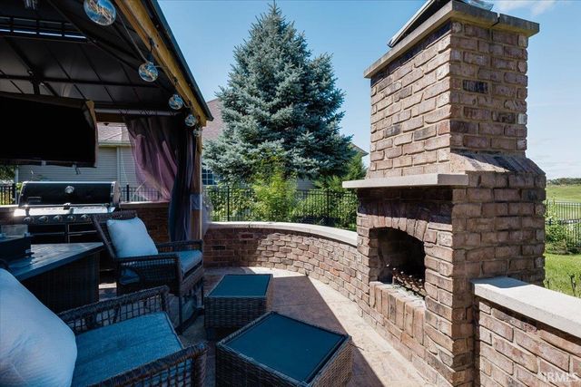 12004 Fairway Winds Court, Fort Wayne, IN 46814