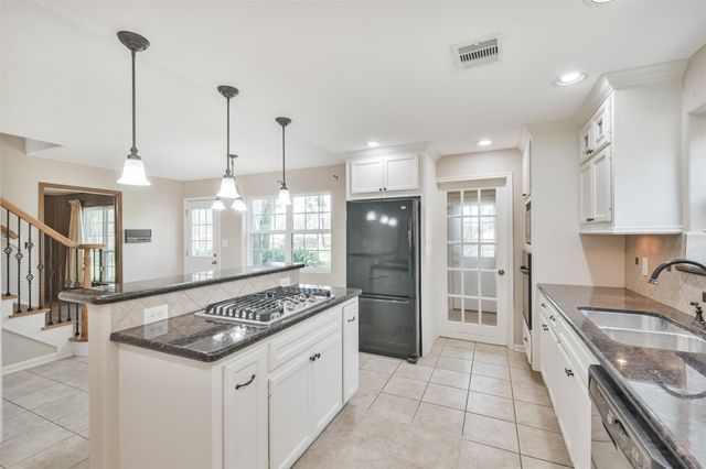 316 Saint Cloud Drive, Friendswood, TX 77546