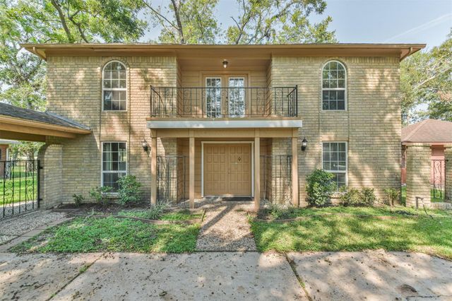 316 Saint Cloud Drive, Friendswood, TX 77546