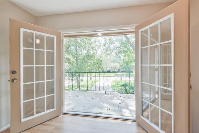 316 Saint Cloud Drive, Friendswood, TX 77546
