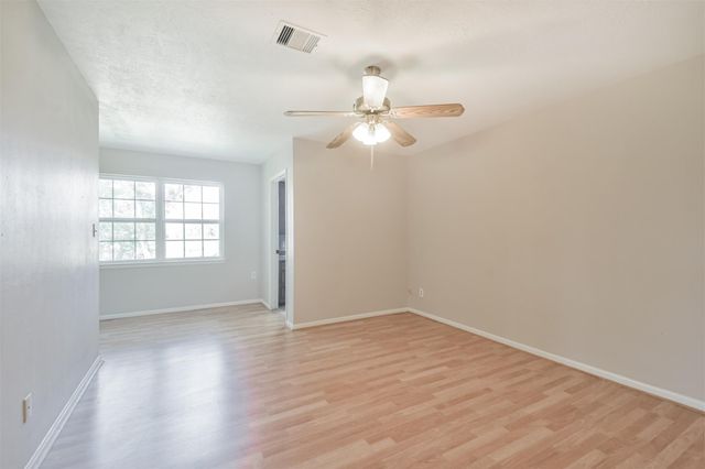 316 Saint Cloud Drive, Friendswood, TX 77546