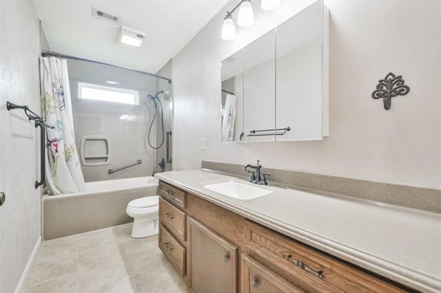 316 Saint Cloud Drive, Friendswood, TX 77546
