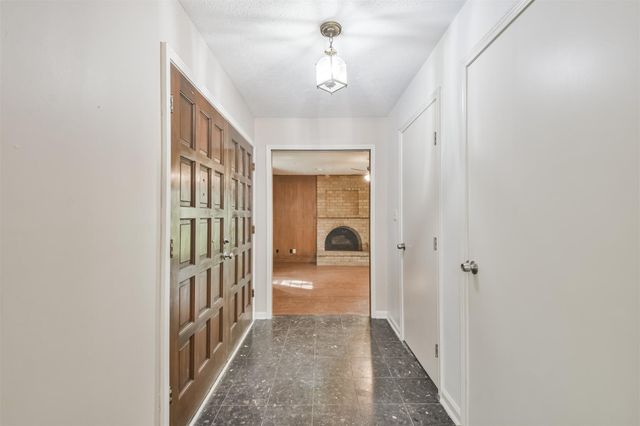 316 Saint Cloud Drive, Friendswood, TX 77546