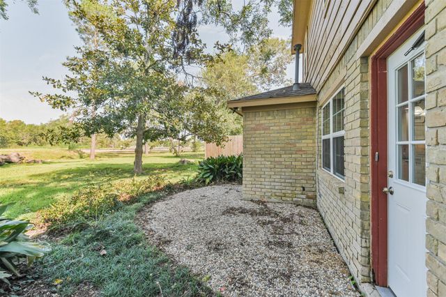316 Saint Cloud Drive, Friendswood, TX 77546