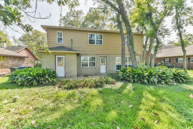 316 Saint Cloud Drive, Friendswood, TX 77546