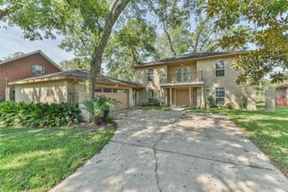 316 Saint Cloud Drive, Friendswood, TX 77546