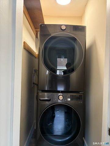 35 Ninth Avenue 2, Danbury, CT 06810