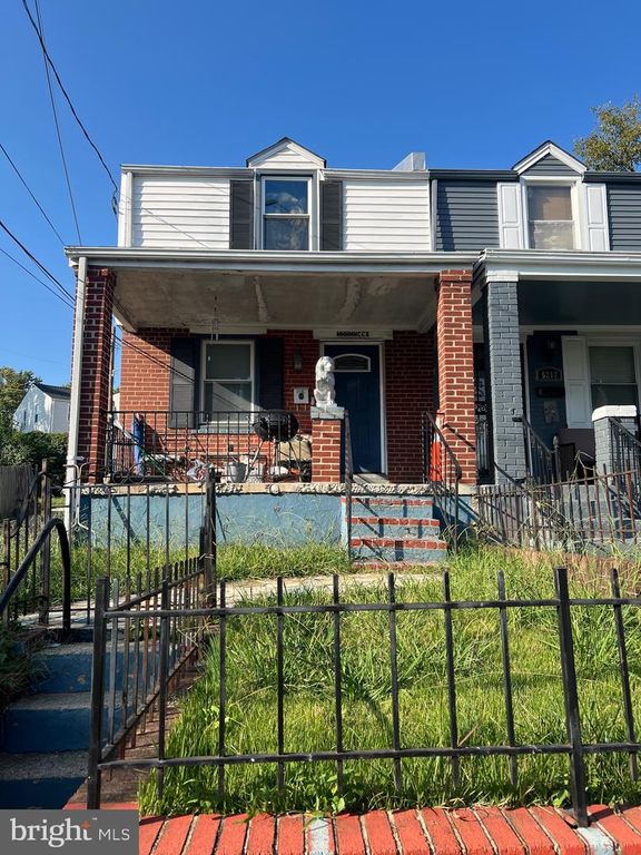 5210 HAYES ST NE, Washington, DC 20019