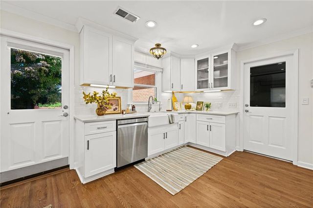 1010 Brooksglen Drive, Roswell, GA 30075