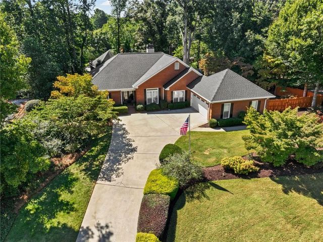1010 Brooksglen Drive, Roswell, GA 30075