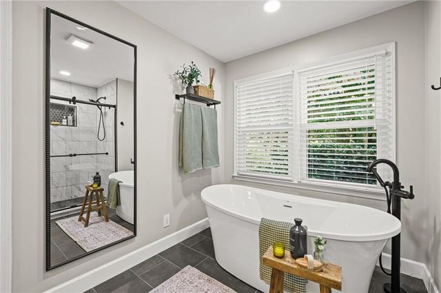 1010 Brooksglen Drive, Roswell, GA 30075