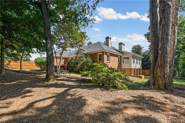1010 Brooksglen Drive, Roswell, GA 30075