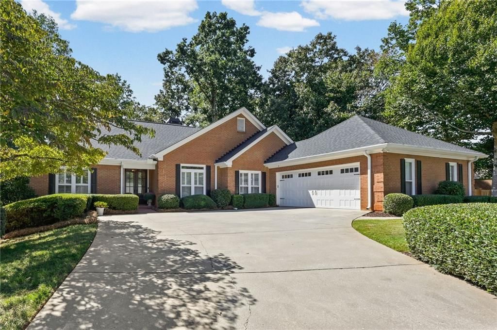 1010 Brooksglen Drive, Roswell, GA 30075