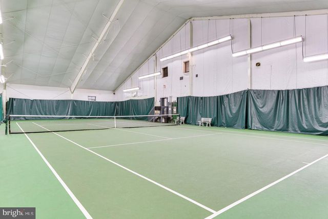 2206 CHATHAM CT, Bushkill, PA 18324