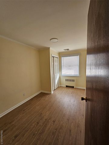 102 Birchwood Park Drive, Syosset, NY 11791