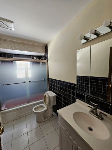 102 Birchwood Park Drive, Syosset, NY 11791