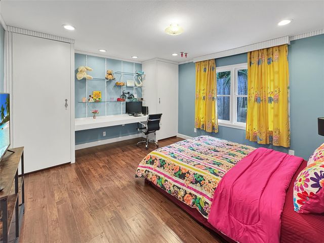 2320 Gramercy Street, Houston, TX 77030