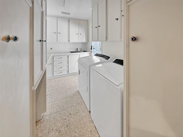 2320 Gramercy Street, Houston, TX 77030