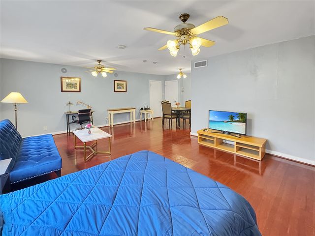 2320 Gramercy Street, Houston, TX 77030
