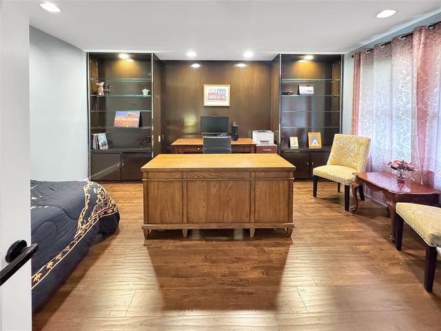 2320 Gramercy Street, Houston, TX 77030