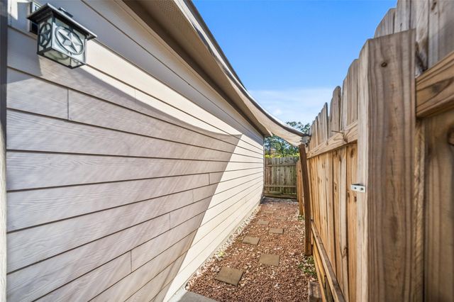 16721 Stonefield, Montgomery, TX 77316