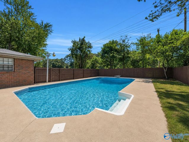 1825 Pennylane SE, Decatur, AL 35601
