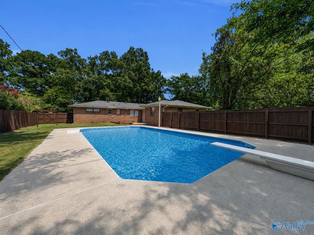 1825 Pennylane SE, Decatur, AL 35601