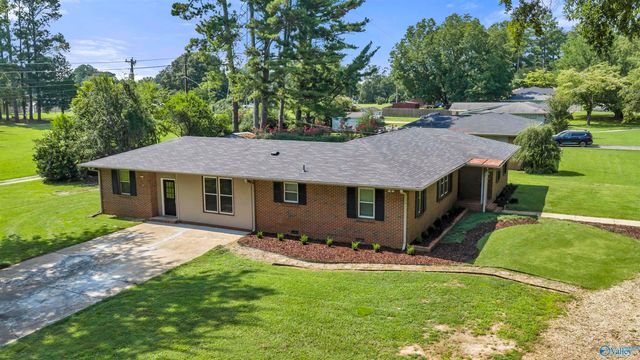 1825 Pennylane SE, Decatur, AL 35601