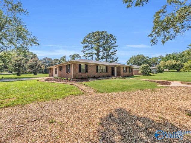1825 Pennylane SE, Decatur, AL 35601