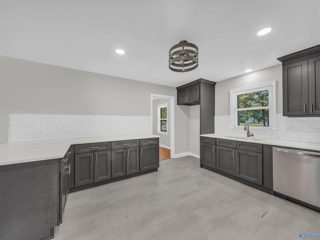 1825 Pennylane SE, Decatur, AL 35601