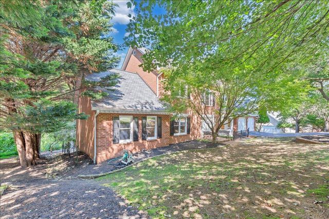 6787 Hidden Woods DR, Roanoke, VA 24018