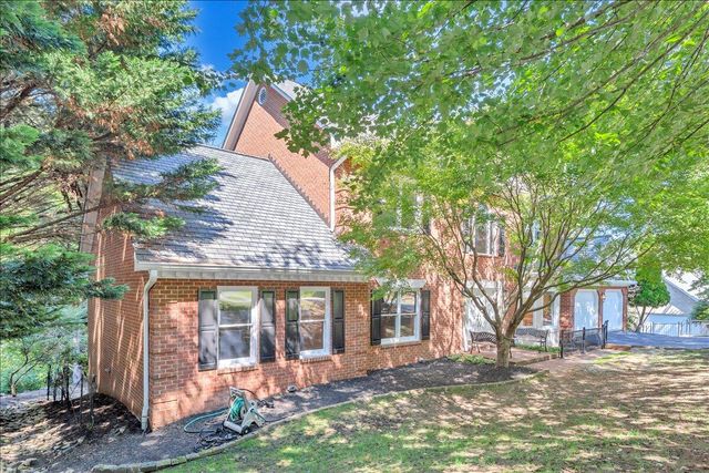 6787 Hidden Woods DR, Roanoke, VA 24018