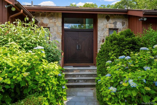 132 Barton Road, White Plains, NY 10605