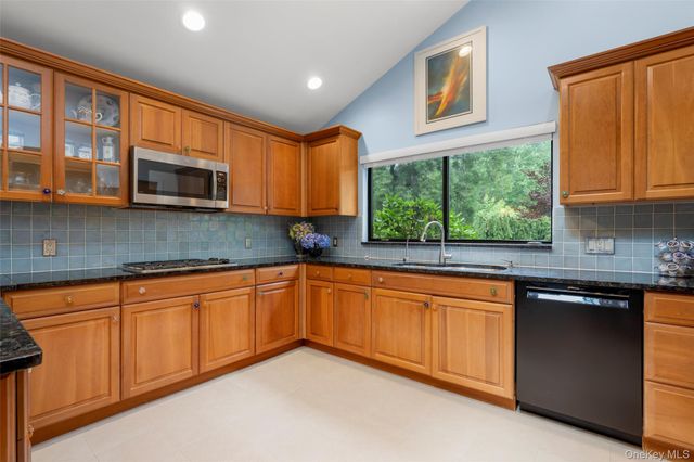 132 Barton Road, White Plains, NY 10605