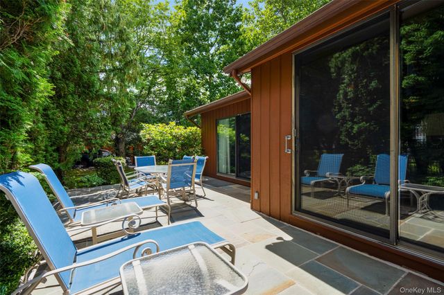 132 Barton Road, White Plains, NY 10605