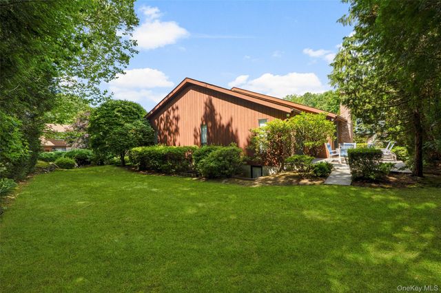 132 Barton Road, White Plains, NY 10605