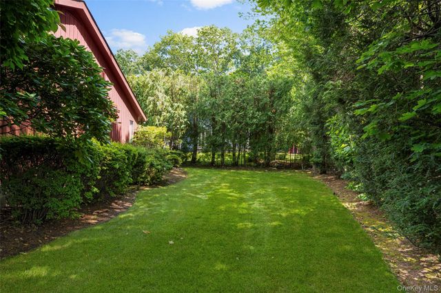 132 Barton Road, White Plains, NY 10605