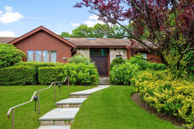 132 Barton Road, White Plains, NY 10605