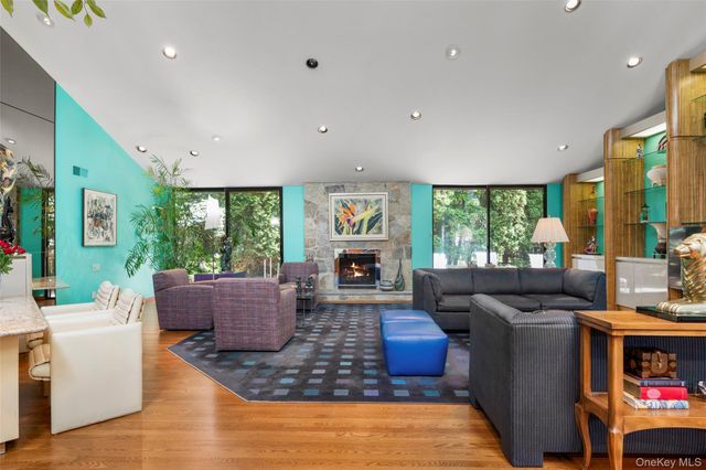 132 Barton Road, White Plains, NY 10605
