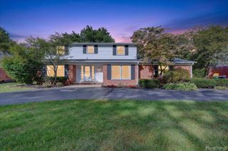 29653 Club House Lane, Farmington Hills, MI 48334