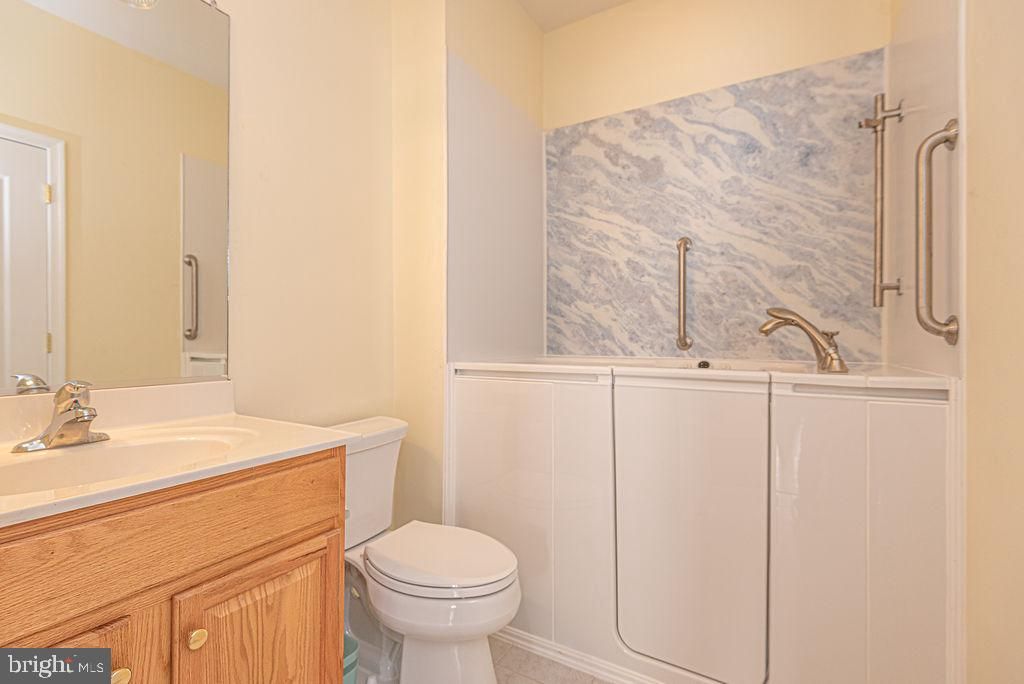 Image 19 of property listing at 11531 MANKLIN CREEK RD, Ocean Pines, MD 21811