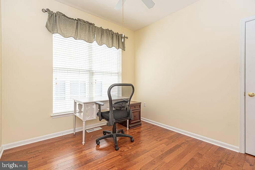 Image 27 of property listing at 11531 MANKLIN CREEK RD, Ocean Pines, MD 21811